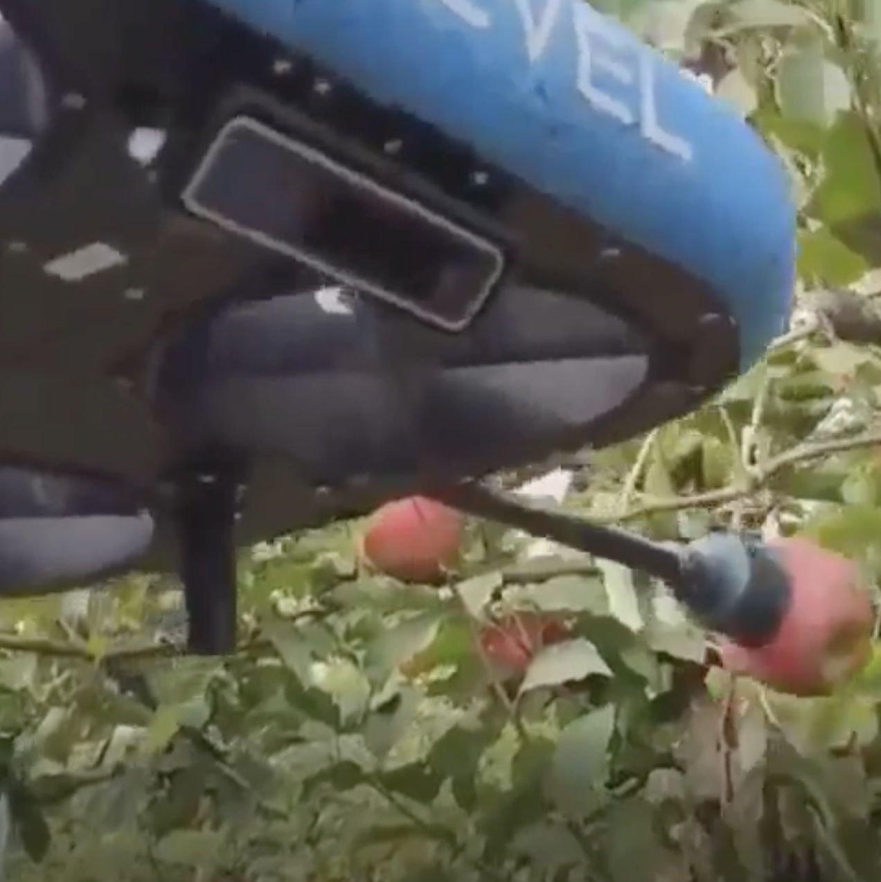 apple-picking drone